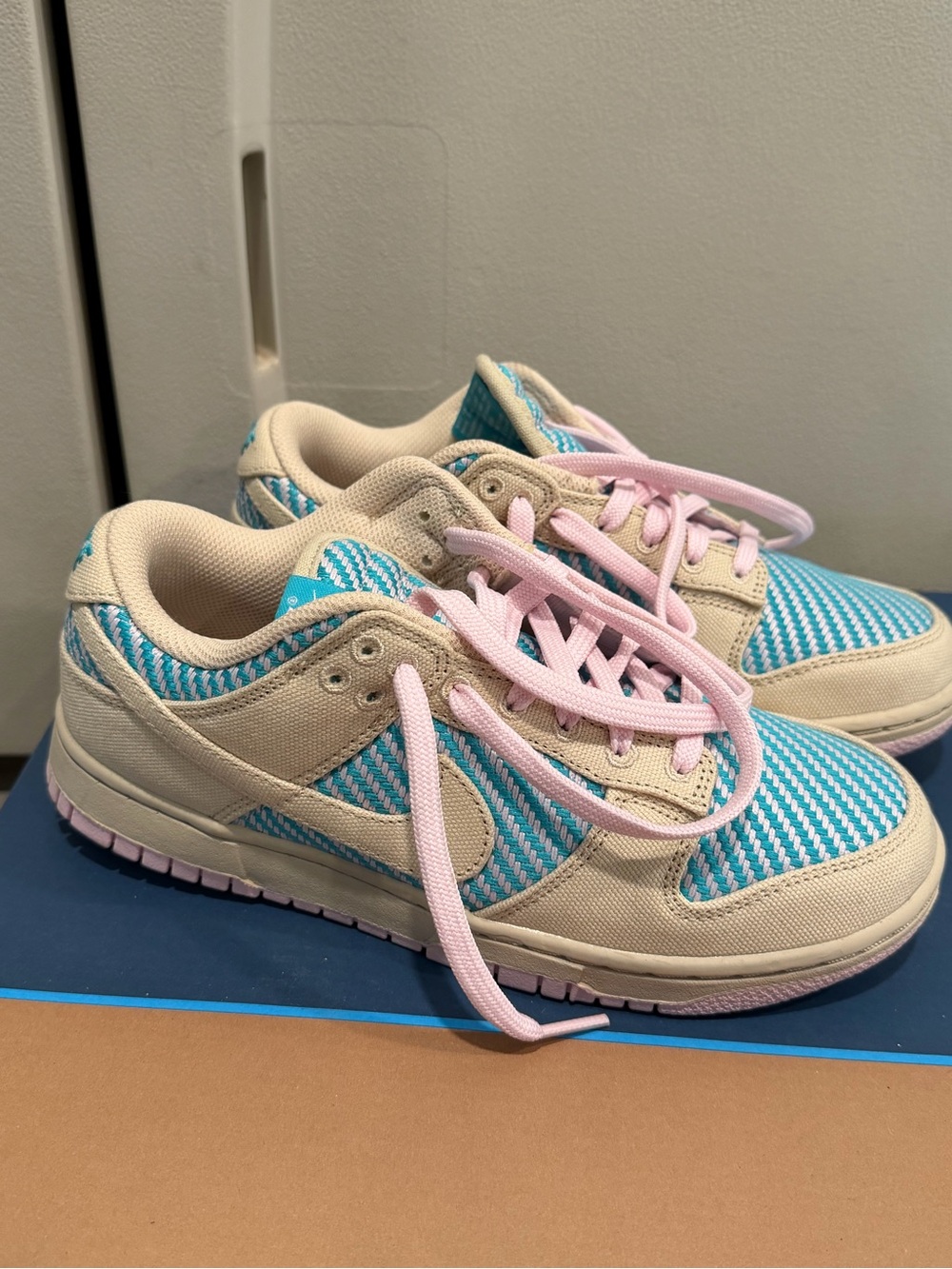 Women’s Low-Top Sneakers in Teal, Cream & Pink